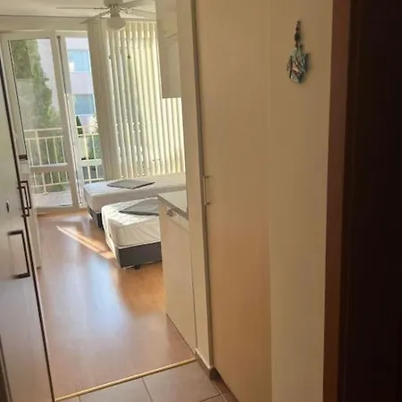Апартаменти Modern, Self Contained, *